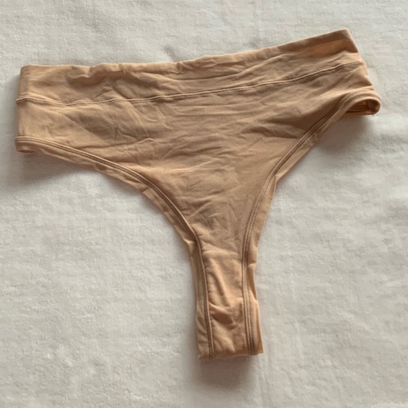 Skims SUMMER MESH MID WAIST THONG - Picture 2 of 5